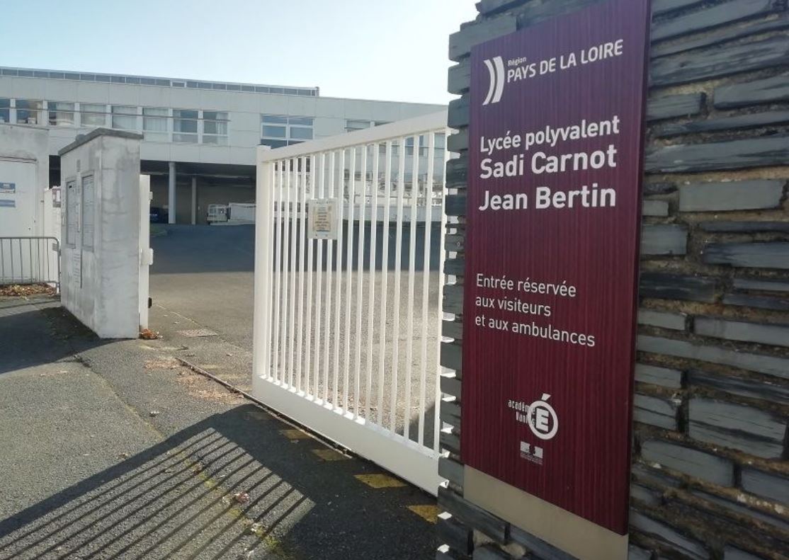 Saumur. Des enseignants et des élèves de Carnot-Bertin s’opposent à l’expulsion d’une famille pakistanaise