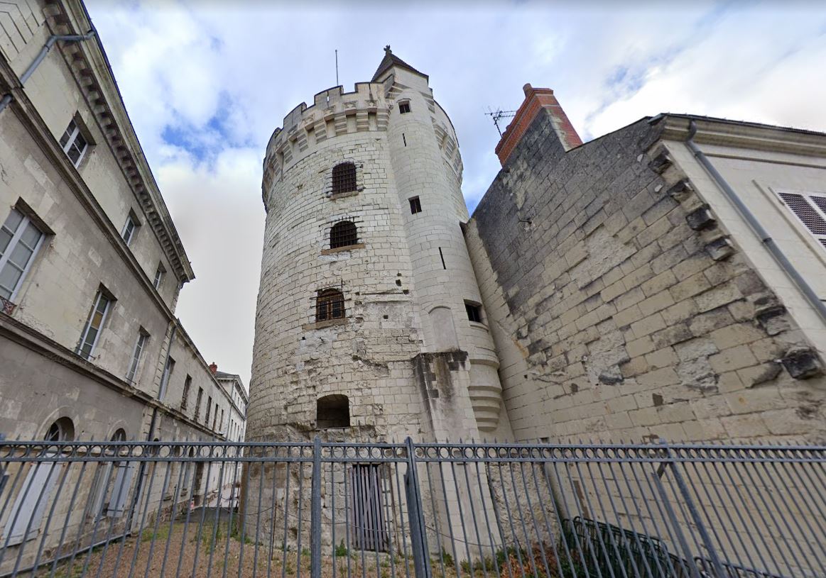 En août à Saumur. Le service Ville d’Art et d’Histoire propose des visites estivales pour découvrir la ville autrement