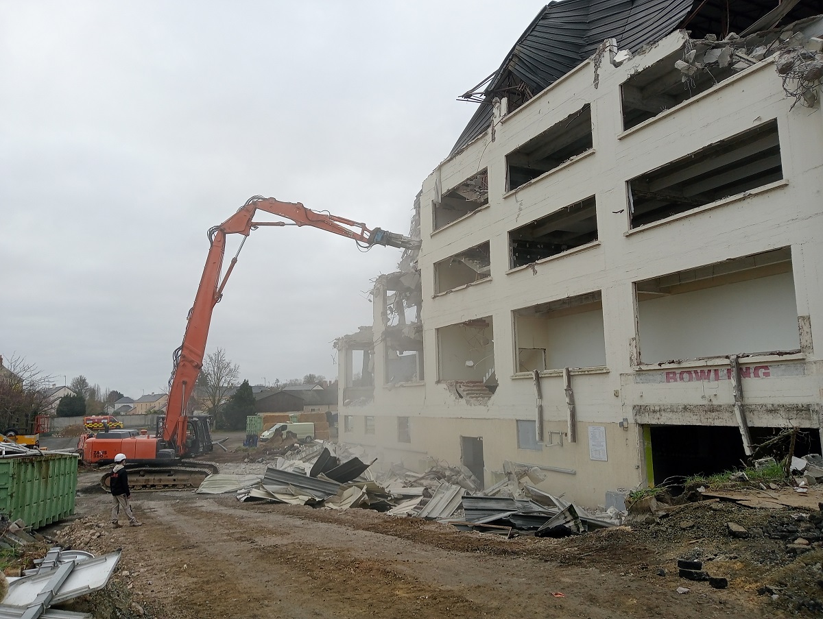 Saumur. Le 56 route de Rouen en cours de démolition : 84 logements à venir