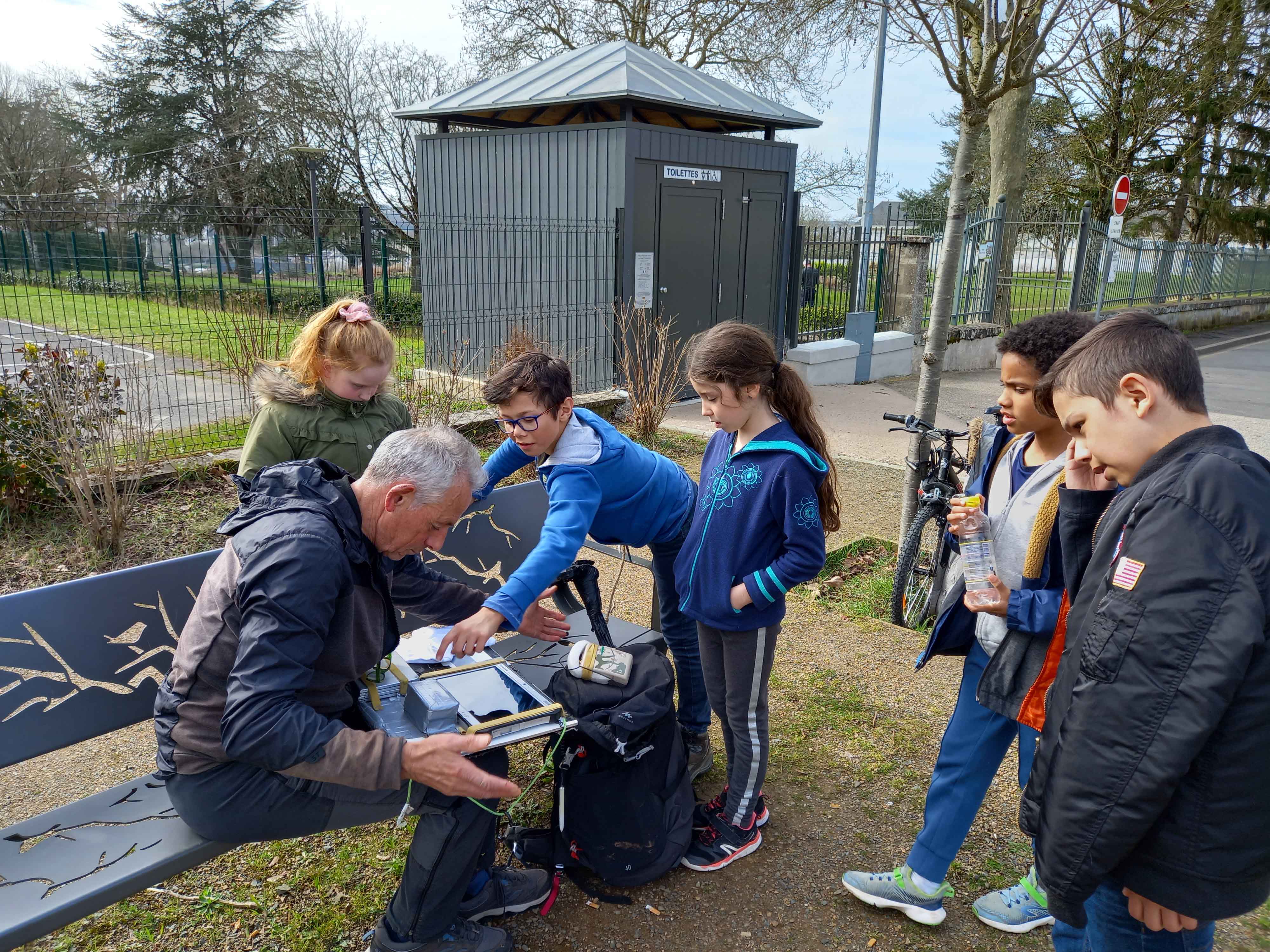 Saumur. Le parcours d’orientation du Jardin des Plantes fait peau neuve grâce au Conseil Municipal des Enfants