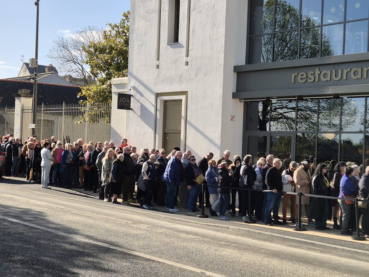 Saumur. En images : Le casino a été pris d’assaut pour son ouverture ce jeudi