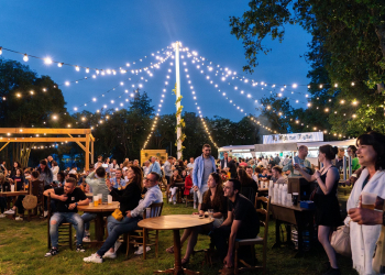18 avril à Saumur. Ouverture en musique de la saison estivale de la guinguette « Le Quai des Brunes »