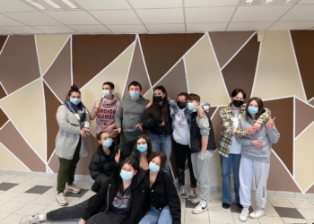 Doué-en-Anjou : Les premières Services Aux Personnes de la MFR redécorent la MFR