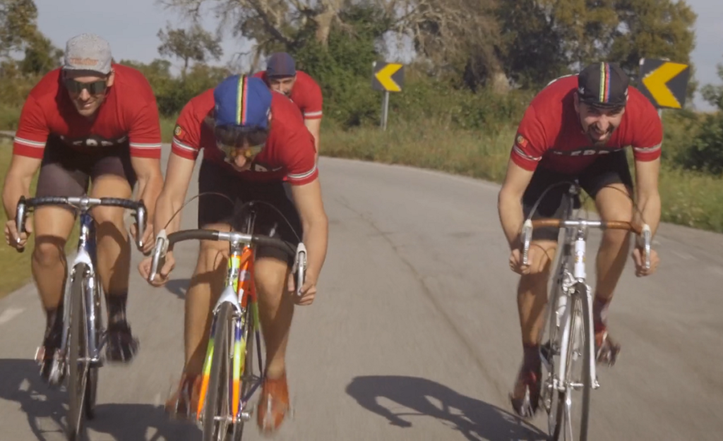 Anjou Vélo Vintage. « L’âme d’un cycliste  » fait rayonner Saumur à travers le monde