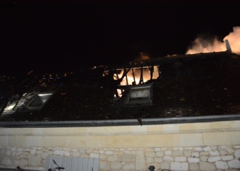 Fait divers. Chinonais. Les pompiers mobilisés sur un impressionnant feu de longère (photos)