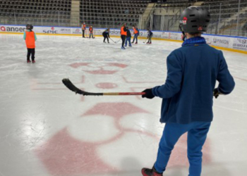 Maine-et-Loire. Des enfants confiés au Département à la rencontre des vainqueurs de la coupe de France