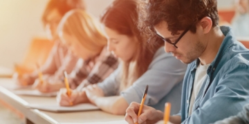 Pays de la Loire. 200 € pour les jeunes cumulant emploi et formation