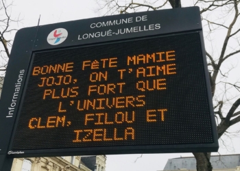 Longué-Jumelles. Après la Saint-Valentin, les panneaux lumineux mis à disposition pour la fête des grands-mères