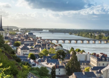 Histoire locale. Les églises de Saumur 1/3