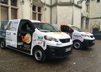 Saumur. Deux nouveaux minibus mis à disposition des associations