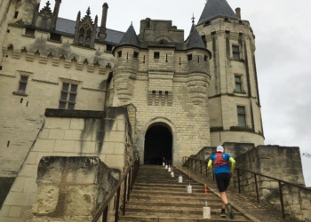 Saumurban Trail. Les coureurs ont affronté la pluie et ont parcouru les rues et monuments saumurois (photos)
