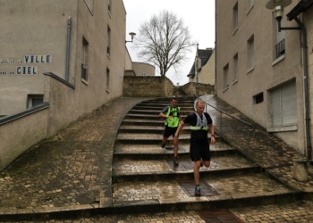 Saumurban Trail. Les coureurs ont affronté la pluie et ont parcouru les rues et monuments saumurois (photos)