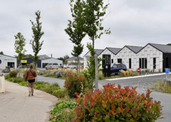 Beaufort-en-Anjou. Réalisation des travaux de finition à La Poissonnière