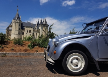 Idée sortie #11. Chinon. Découvrez la région au volant d’une 2 CV