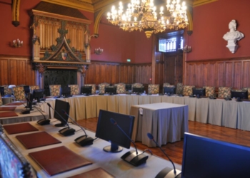 Saumur. Après les deux démissions du conseil municipal, qui seront les nouveaux conseillers ?