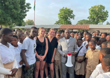 Luna Fouet, jeune saumuroise en stage au Togo demande du soutien