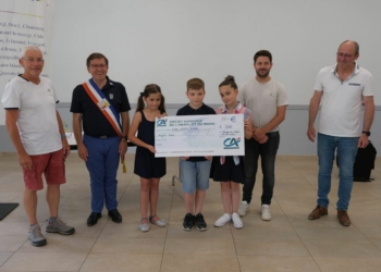 Baugé-en-anjou. 3 jeunes Bocéens reçoivent le trophée citoyen pour leur action en faveur de l’Ukraine