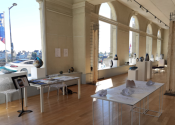 Du 7 juillet au 28 août à Saumur : « Materia prima », verre contemporain , céramique et poésie au théâtre de Saumur.