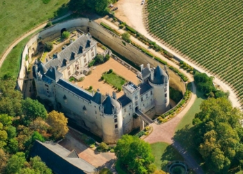Brézé. Un château unique en son genre et une histoire riche