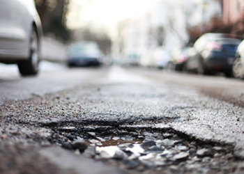Saumur. Pas d’expertise sur « l’état défectueux » du trottoir de la rue Marceau