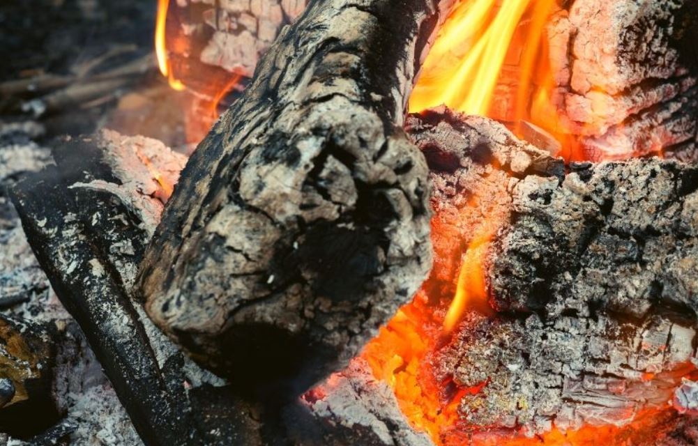 Recyclez les cendres de votre chauffage au bois – La Rainnevilloise