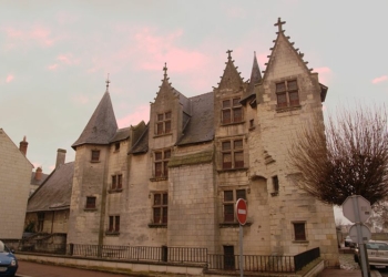 Saumur. Histoire locale : Deux maisons royales