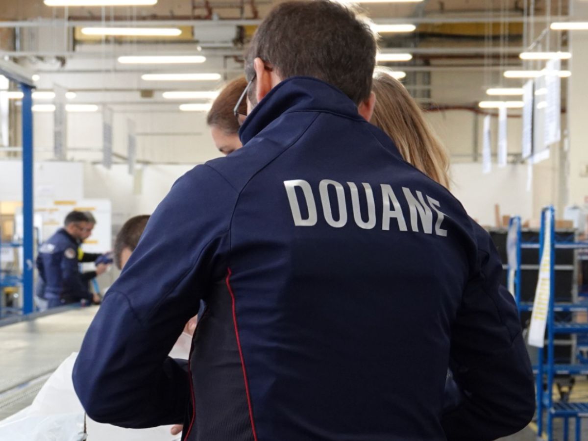 Angers. Opérations de contrôles coordonnés et ciblés de colis Shein au centre de tri postal