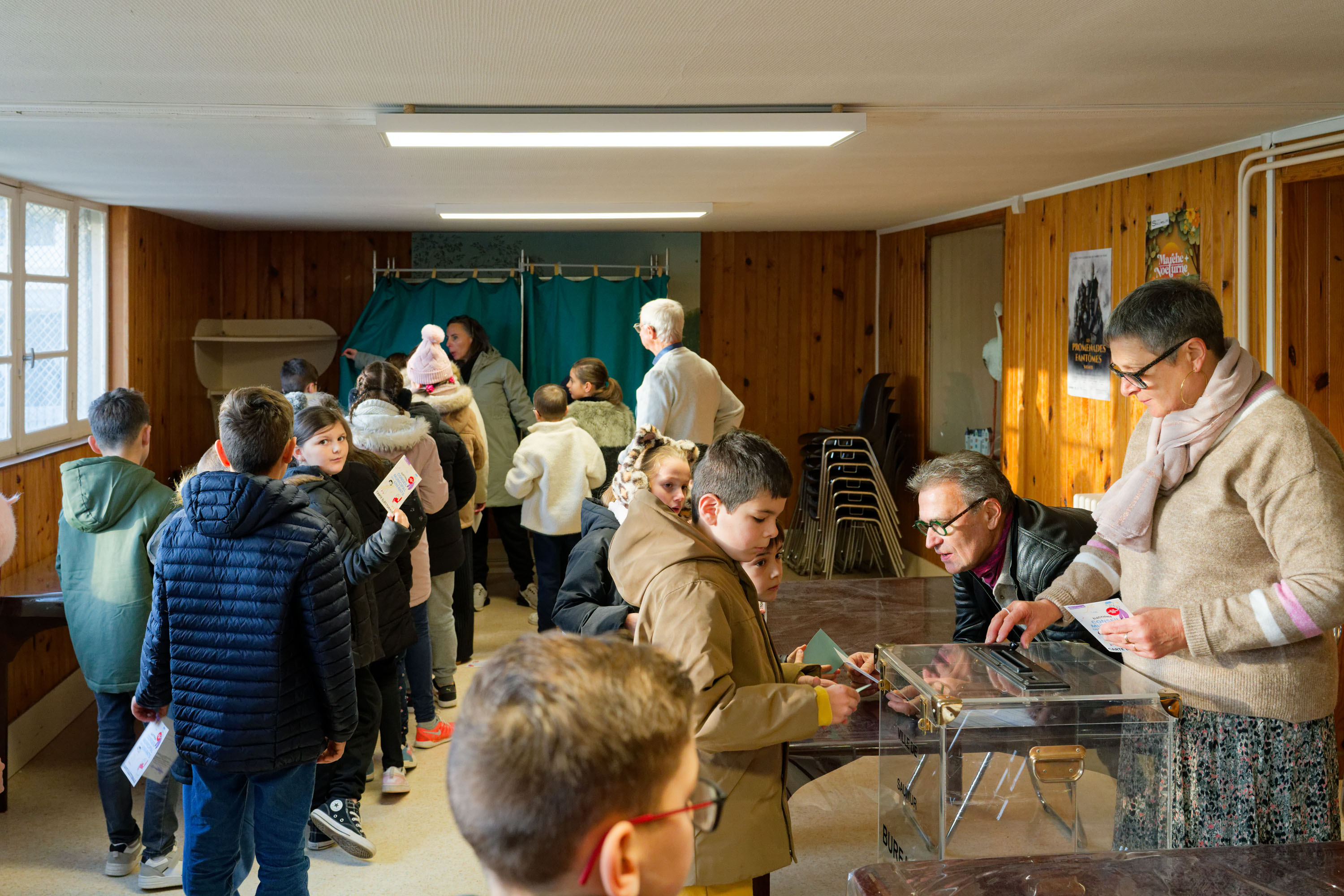 Saumur. De nouveaux membres du Conseil Municipal des Enfants élus par les élèves de la ville