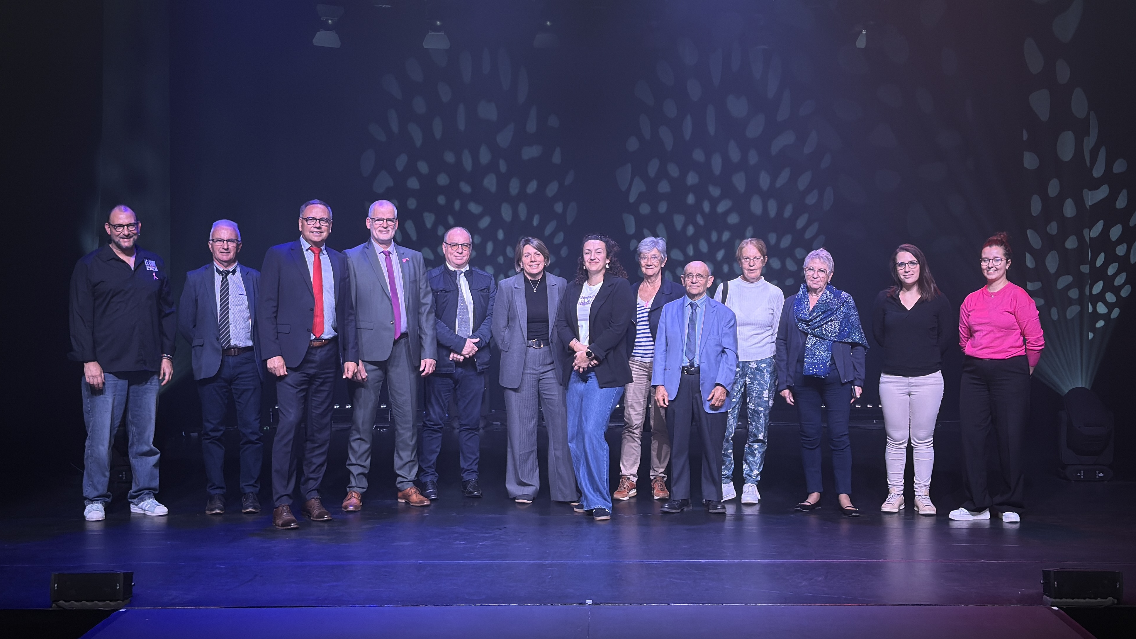 Longué-Jumelles : Le Cube dans la lumière !