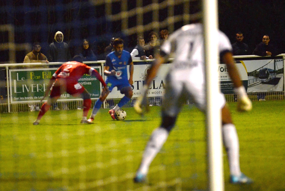 Football N2. La Roche-sur-Yon trop fort pour Saumur. 3-0.