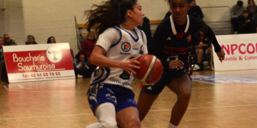 Basket. N1F. Saumur dans la tourmente et s&rsquo;incline 48-56.