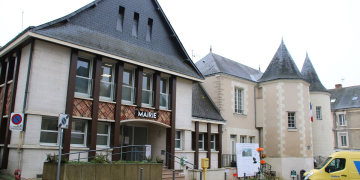 Doué-en-Anjou. Après plusieurs mois de travaux, la mairie centrale rouvre ses portes