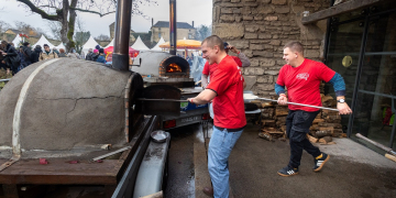 Doué-en-Anjou. La ville lance un appel aux candidatures des associations pour son marché de Noël troglodytique
