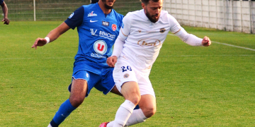 Football N2. Saumur laisse filer une première occasion.