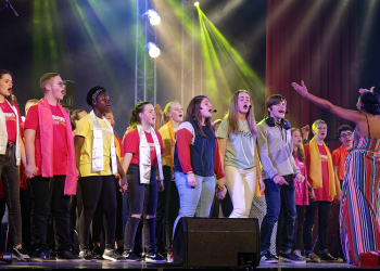 15 avril à Saumur. Les jeunes Apprentis d’Auteuil vont proposer un spectacle musical pour la paix au Dôme