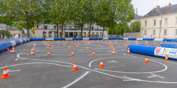 Chinon. Pourquoi une piste a-t-elle été installée sur la place Jeanne d’Arc