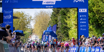 Région Pays de la Loire Tour : Une première étape de la lumineuse Abbaye royale de Fontevraud au sprint final, sous le soleil de Vertou