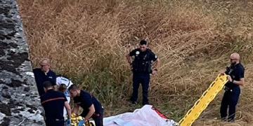 Saumur. Un motard passe par-dessus le parapet du pont des Cadets