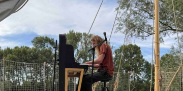 Ce vendredi à Saint-Hilaire-Saint-Florent, un concert unique de piano sur un bateau-scène !