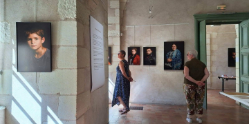 Jusqu&rsquo;au 21 novembre à Montreuil-Bellay. Exposition « Mānouches – Un voyage avec les descendants de Didi et Canette Duville »