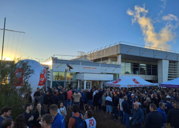 Chinon. 300 agents devant la centrale nucléaire pour défendre leurs droits