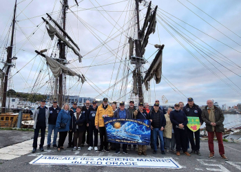 Les anciens marins du TCD Orage en superbe navigation sur la rade de Brest